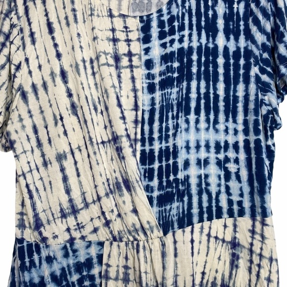 DKNY Batik Top - Picture 4 of 13